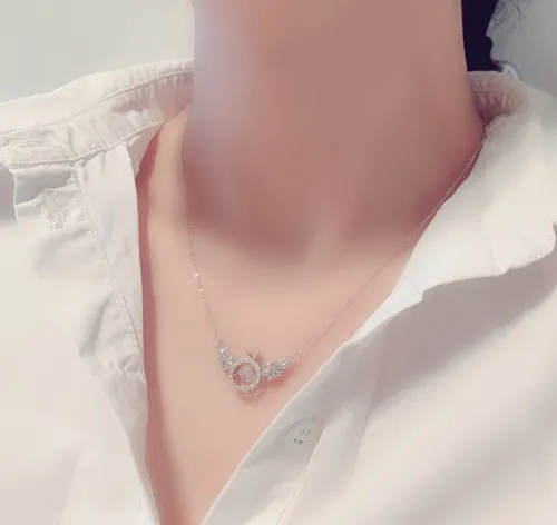 Angel Wing Halo Necklace – Gold & Diamond Elegance